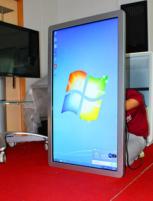 縦のデジタル表記のキオスク17インチ32インチI3/I5/I7 CPUでWIFI造られる42インチ サプライヤー